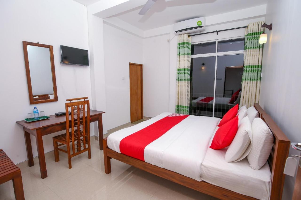 Oyo 438 Sarala Residence Hotel Kandy Exterior foto